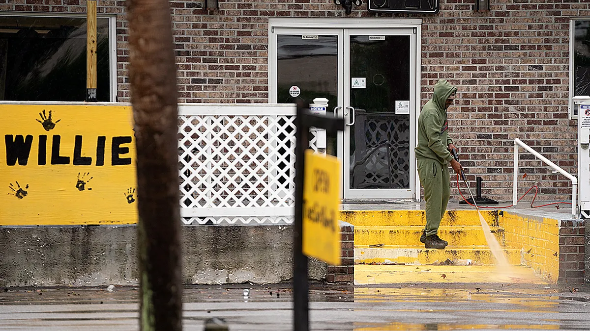 Shooting at South Carolina bar kills at least 4, injures 20 others